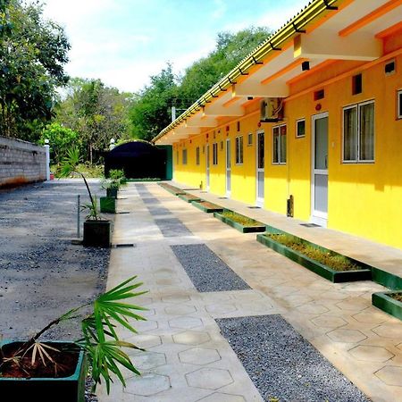 Sri Mayura Holiday Resort Kataragama Eksteriør bilde